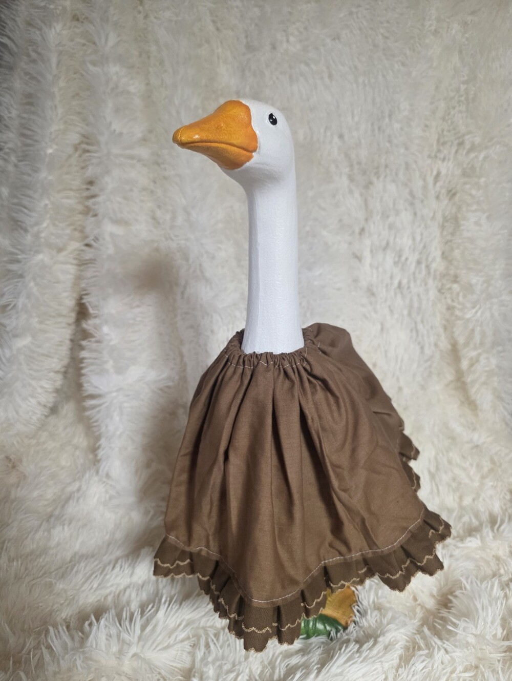 Resin 19" White Porch Goose Figurine with Orange Beak - Picture 4 of 13